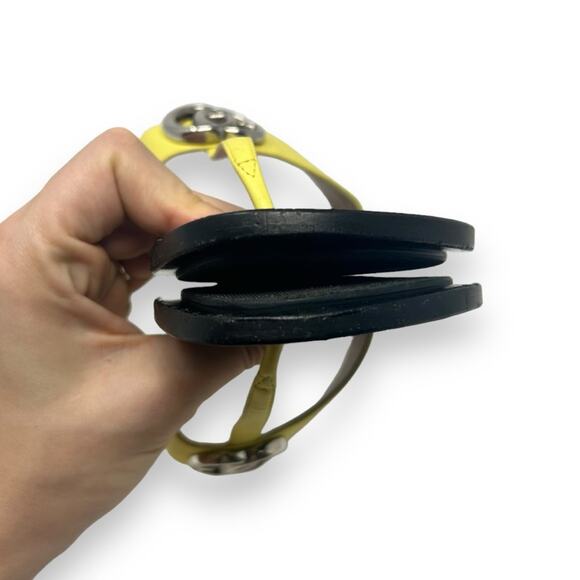 Gucci GG Marmont Thong Double G Flat Leather Sandals Yellow Silver 37.5 Women’s - Picture 2 of 11